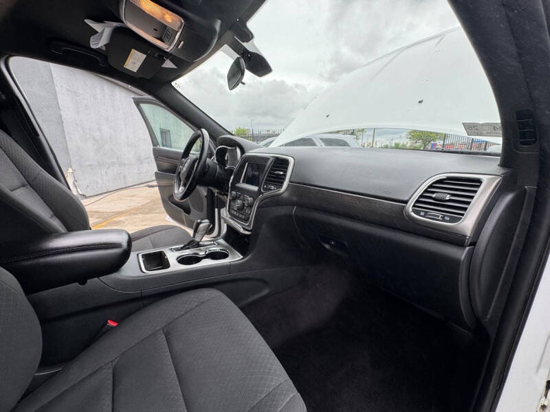 2018 Jeep Grand Cherokee Laredo E