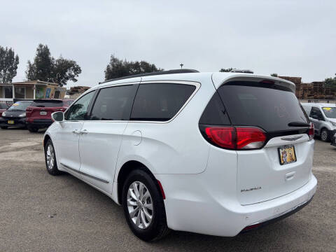 2017 Chrysler Pacifica Touring Plus