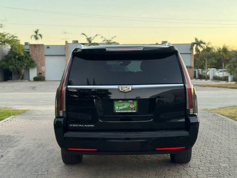 2017 Cadillac Escalade ESV Luxury