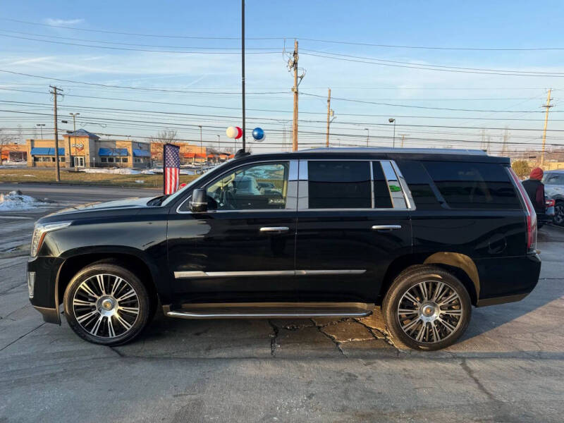 2016 Cadillac Escalade Luxury Collection
