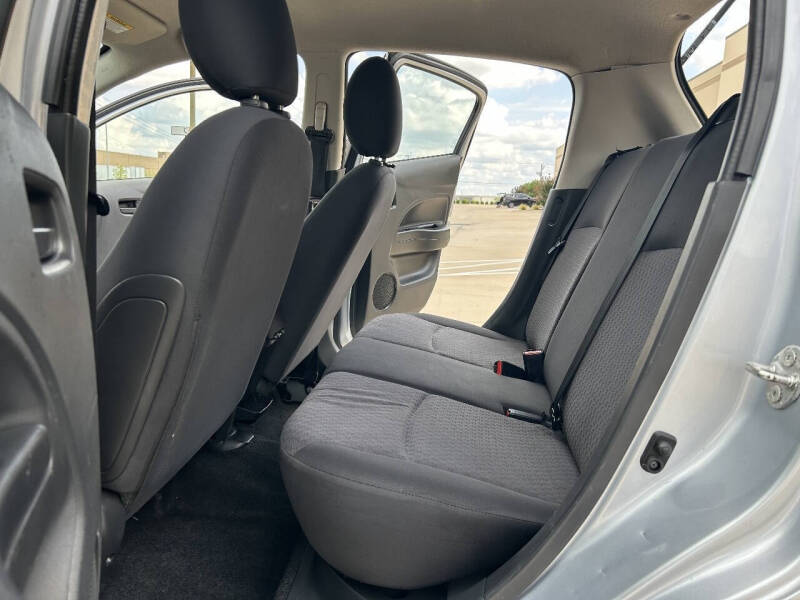 2018 Mitsubishi Mirage ES