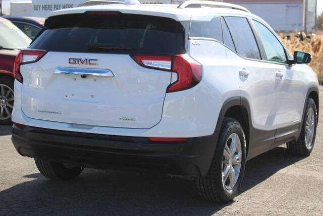 2022 GMC Terrain SLE