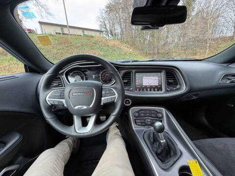 2016 Dodge Challenger 392 HEMI Scat Pack Shaker