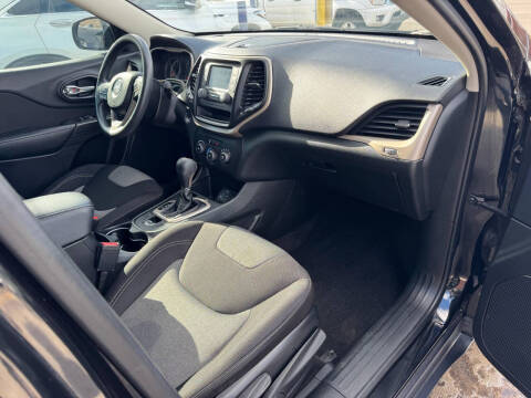 2015 Jeep Cherokee Sport