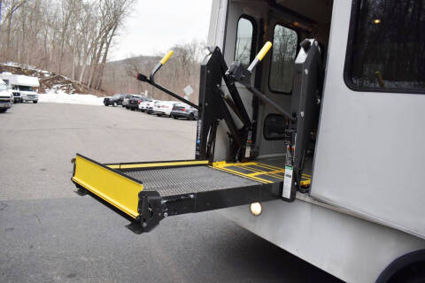 2005 Ford E-Series E-450 SD