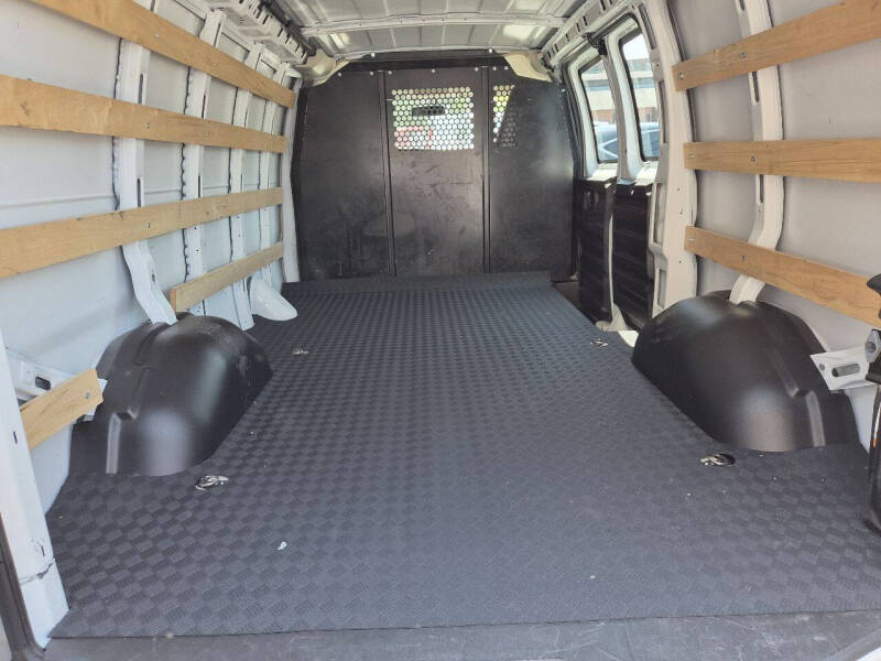 2023 Chevrolet Express 2500