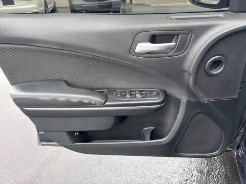 2016 Dodge Charger SE