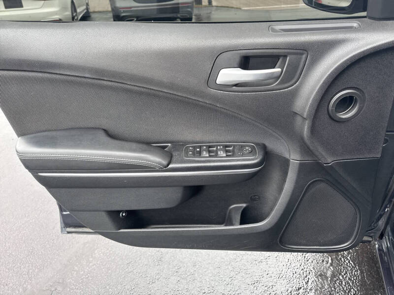 2016 Dodge Charger SE