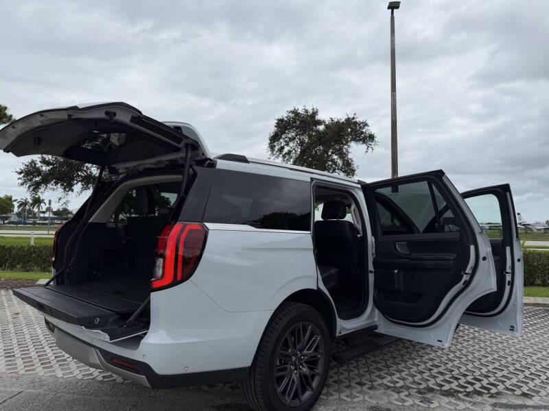2025 Ford Expedition Platinum