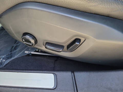 2024 Volvo S60 Recharge T8 Plus Dark Theme