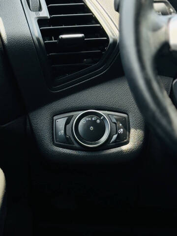2015 Ford C-MAX Hybrid SE