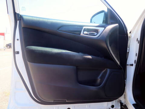 2016 Nissan Pathfinder S