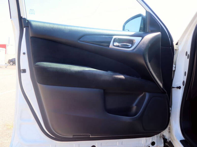 2016 Nissan Pathfinder S