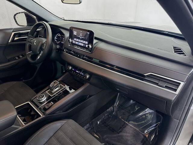 2022 Mitsubishi Outlander SE