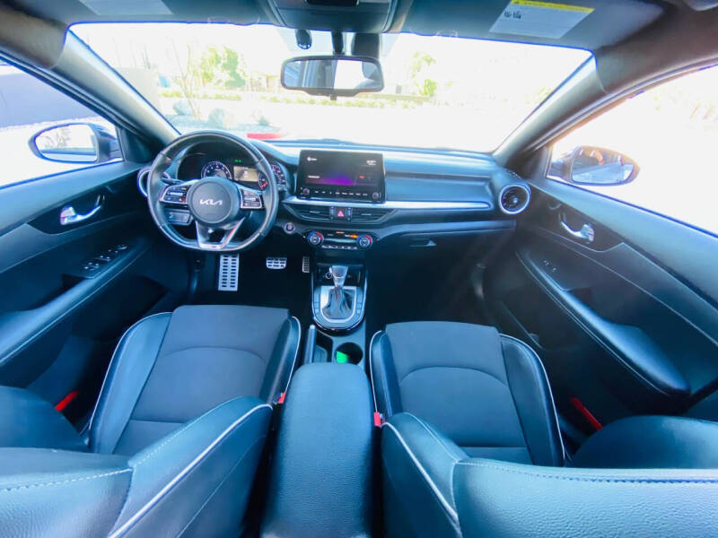 2022 Kia Forte GT Line