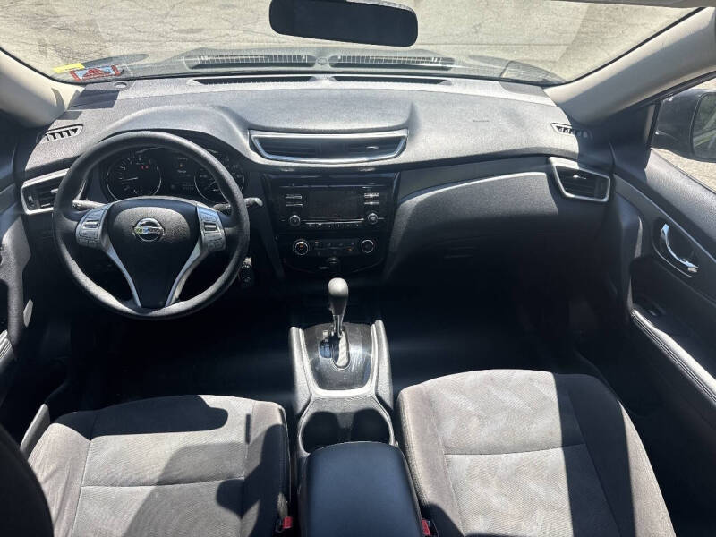 2016 Nissan Rogue SV