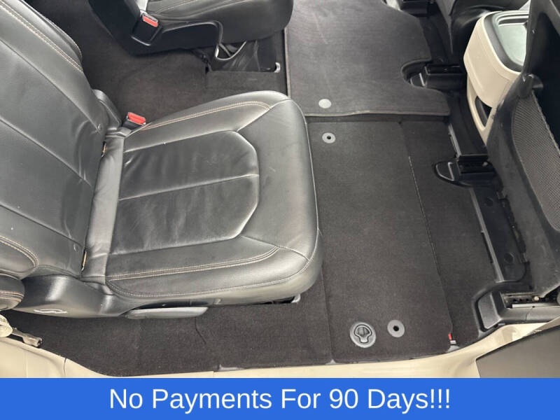 2017 Chrysler Pacifica Touring-L