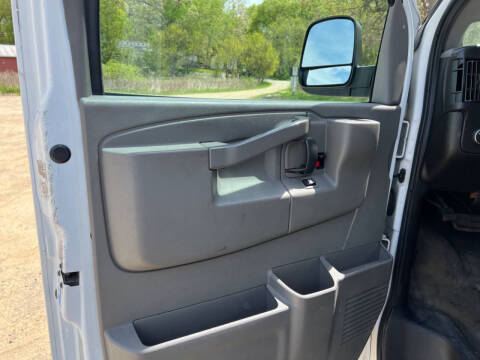 2017 Chevrolet Express LT 2500