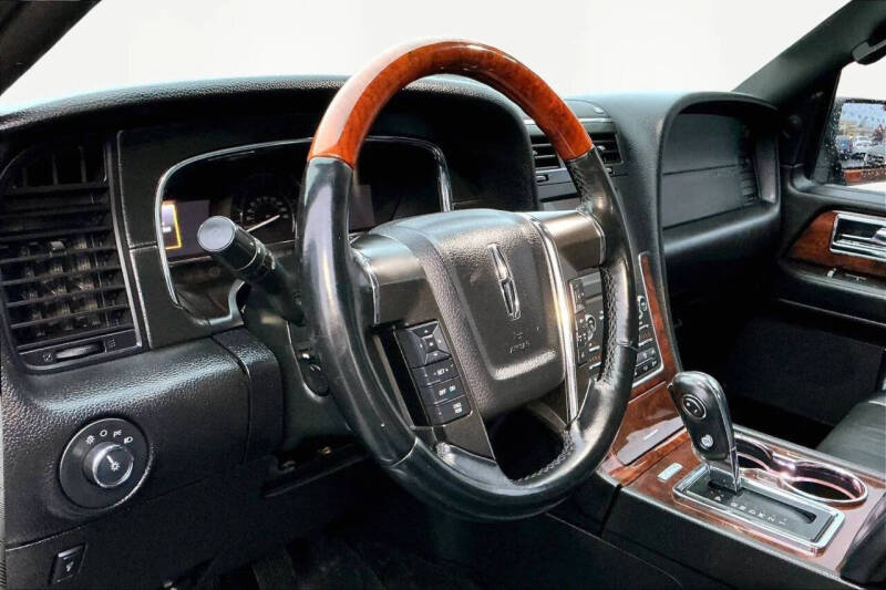 2017 Lincoln Navigator L Select