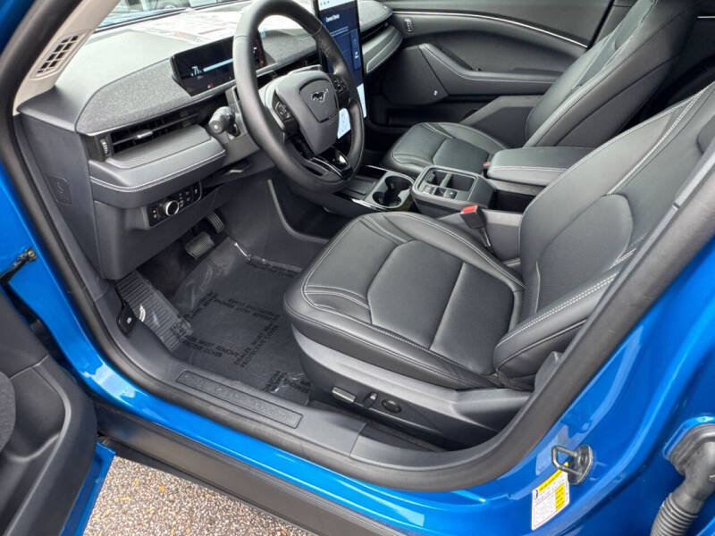 2025 Ford Mustang Mach-E Premium