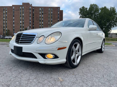 2009 Mercedes-Benz E-Class for sale at Supreme Auto Gallery LLC in Kansas City MO