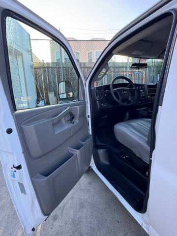 2017 Chevrolet Express 2500