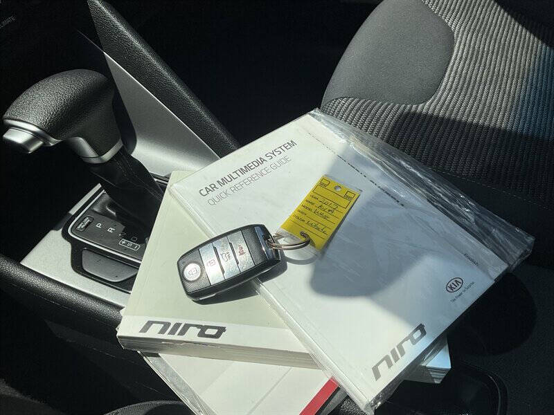 2017 Kia Niro LX