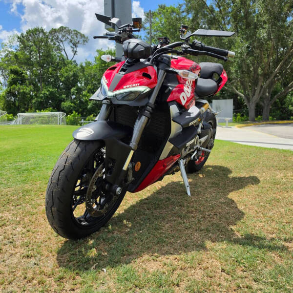 2025 Ducati Streetfighter V2