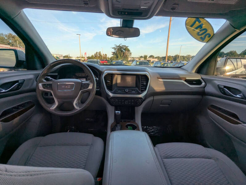 2017 GMC Acadia SLE-1