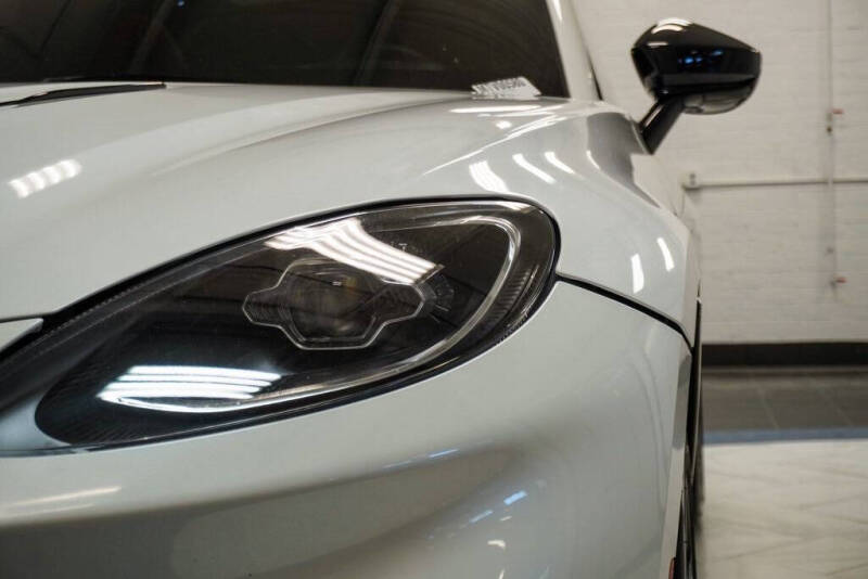 2021 Aston Martin DBX