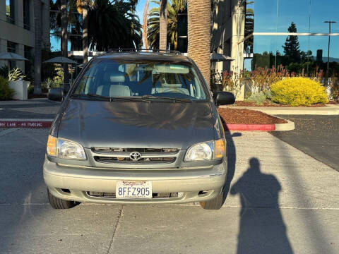 1998 Toyota Sienna XLE