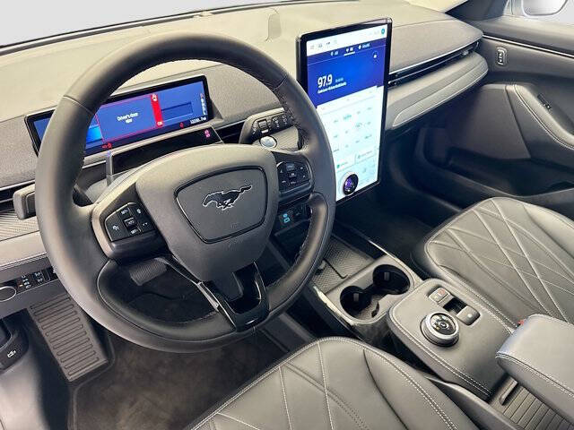 2024 Ford Mustang Mach-E Select