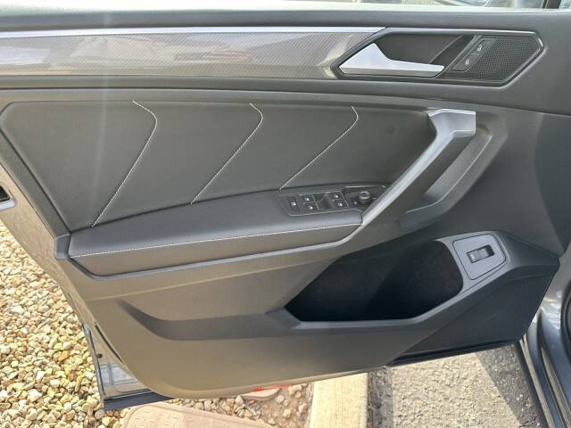 2022 Volkswagen Tiguan SE R-Line Black