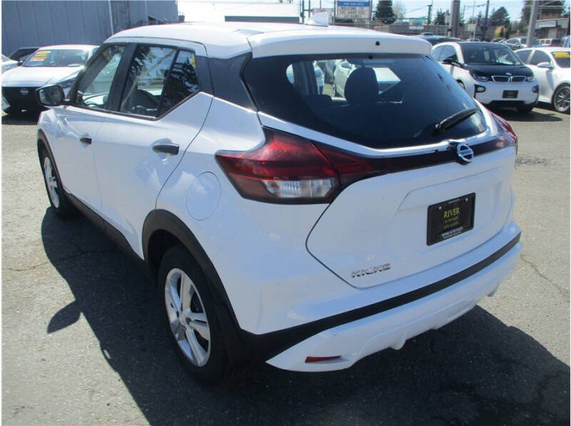 2021 Nissan Kicks S