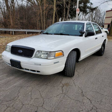 2011 Ford Crown Victoria for sale at Future Motors in Addison IL