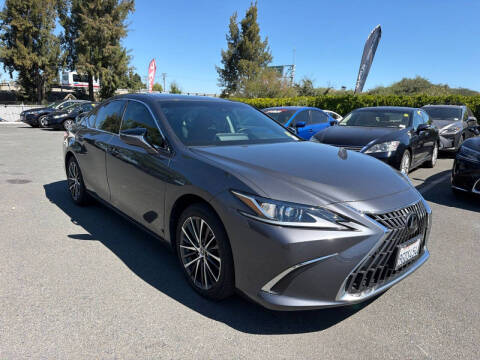 2023 Lexus ES 300h