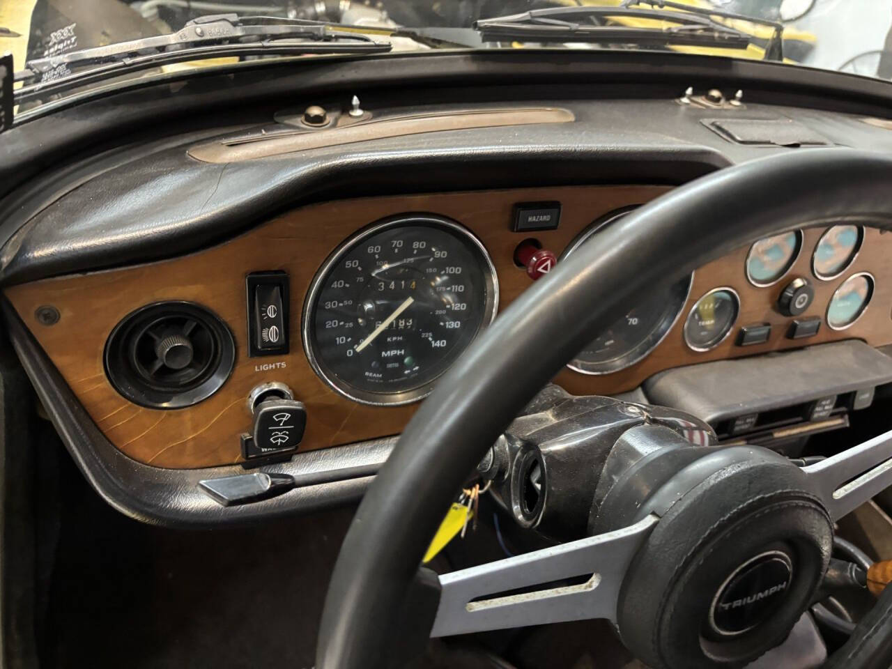 1974 Triumph TR6 26