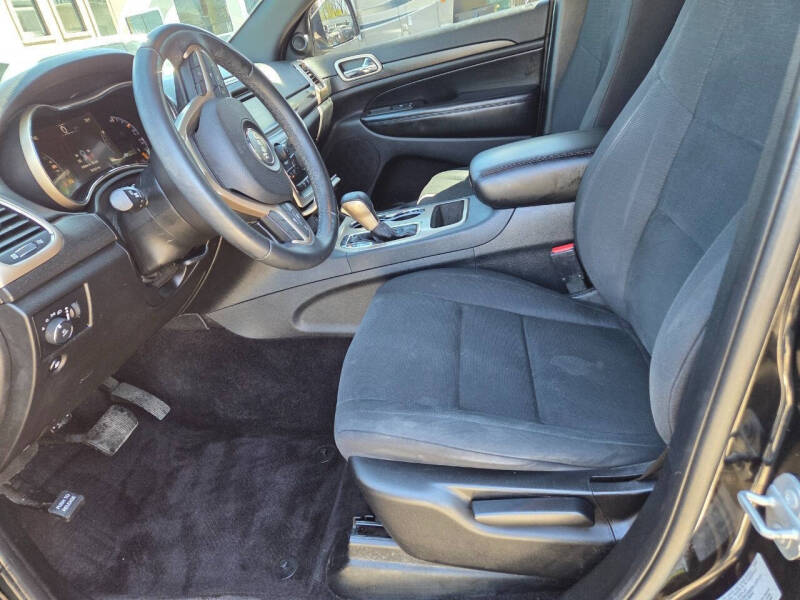 2017 Jeep Grand Cherokee Laredo