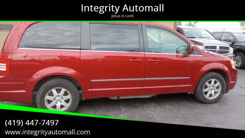 2009 Chrysler Town and Country for sale at Integrity Automall in Tiffin OH