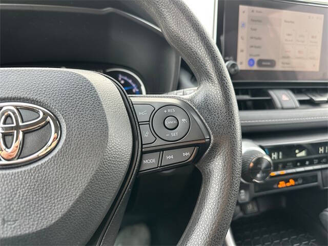 2025 Toyota RAV4 Hybrid XLE