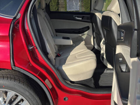 2022 Ford Edge Titanium