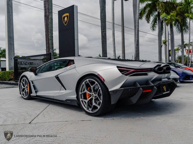 2026 Lamborghini Revuelto