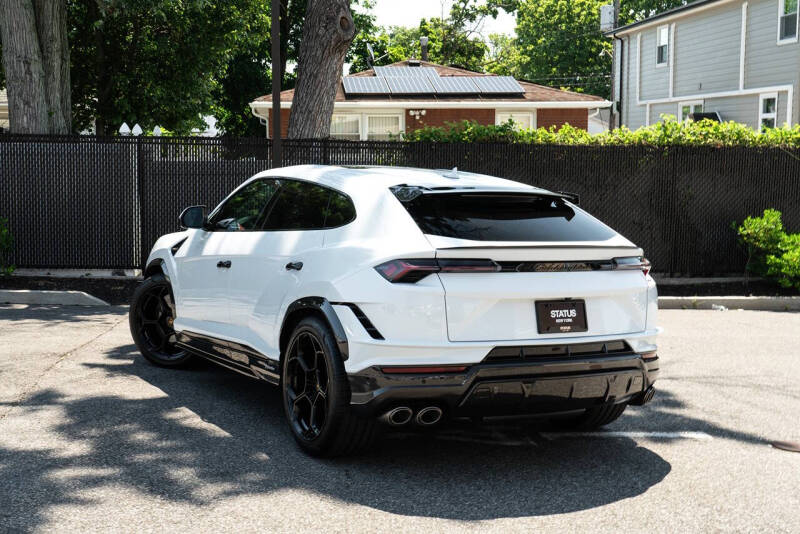 2024 Lamborghini Urus Performante