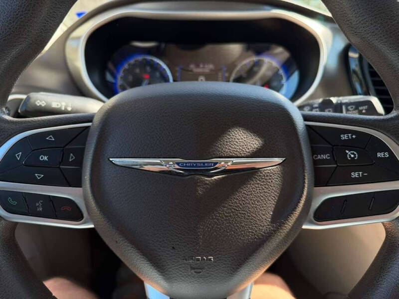 2017 Chrysler Pacifica LX