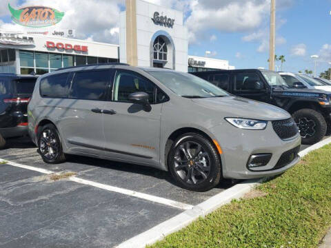 2023 Chrysler Pacifica for sale at GATOR'S IMPORT SUPERSTORE in Melbourne FL