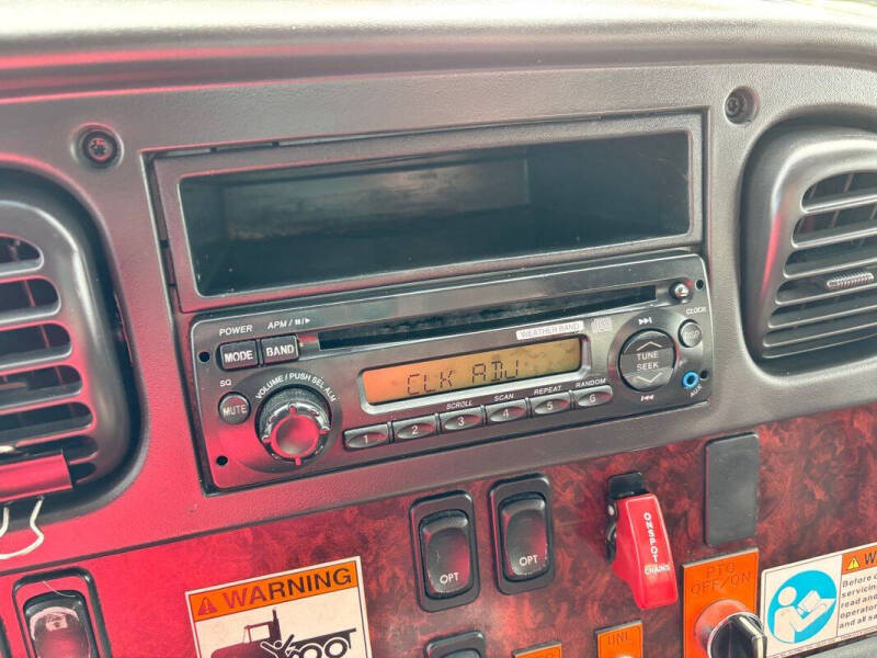 2014 Freightliner M2 106