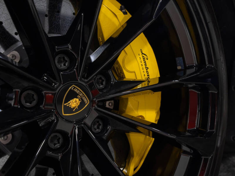 2023 Lamborghini Urus S