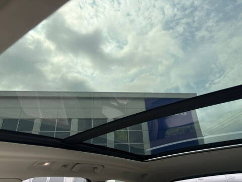2025 Volvo XC60 T8 Plus Dark Theme