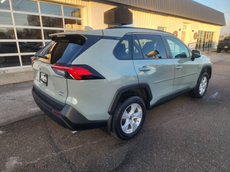 2021 Toyota RAV4 XLE