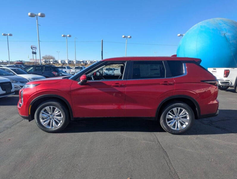 2026 Mitsubishi Outlander ES